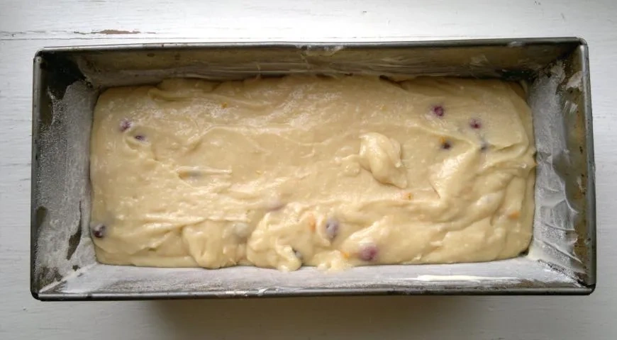 Кекс с апельсином, клюквой и сырным кремом: шаг 10
