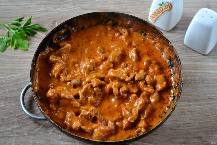 Шаг 10: Классический бефстроганов из говядины