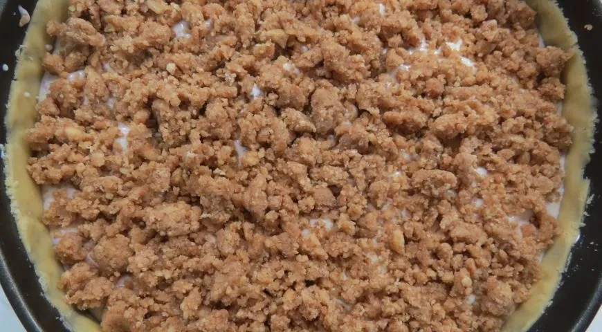 Королевская ватрушка с черникой и миндальным штрейзелем: шаг 10