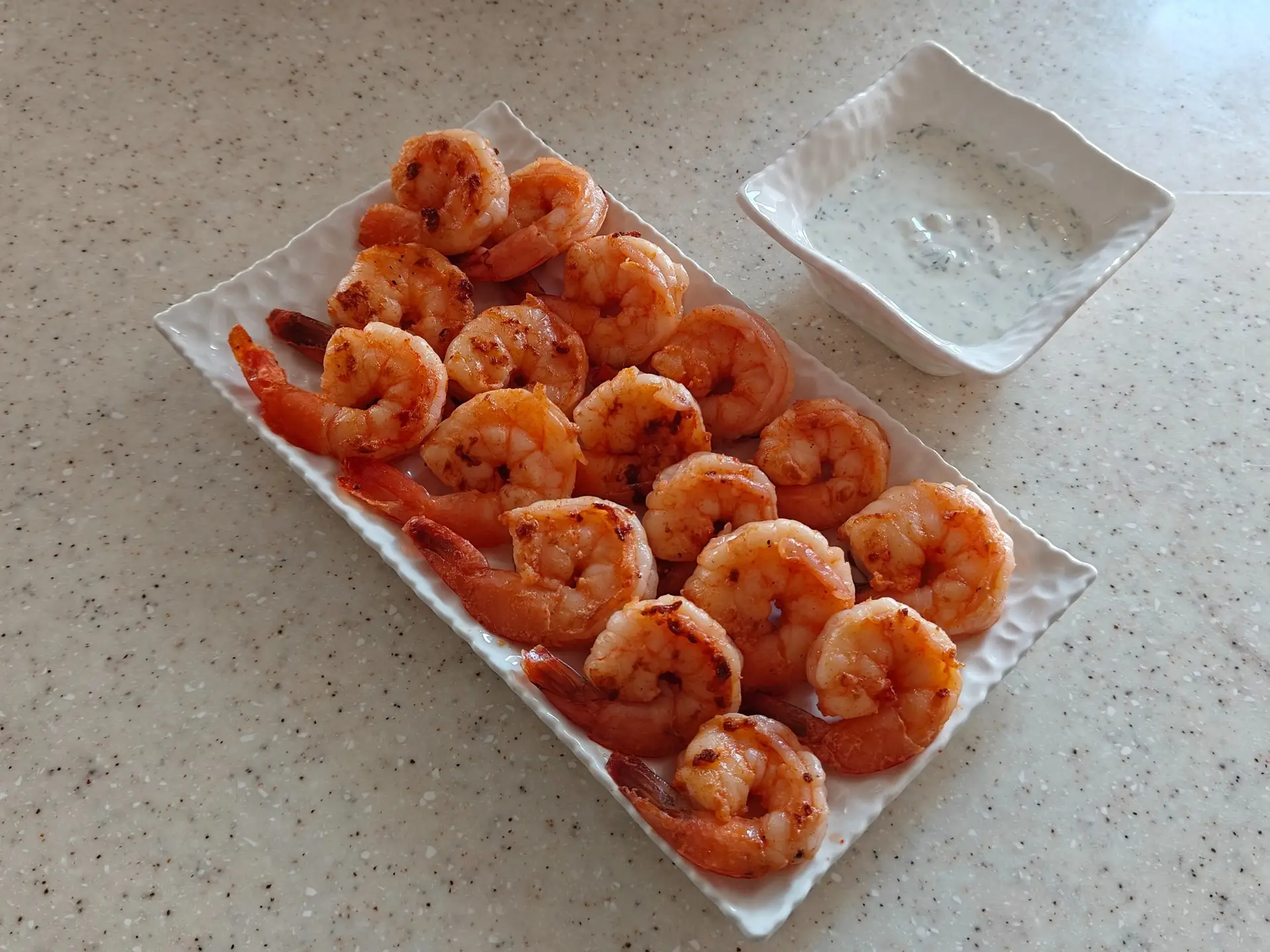 Шаг 10: Креветки гриль с чесночным соусом