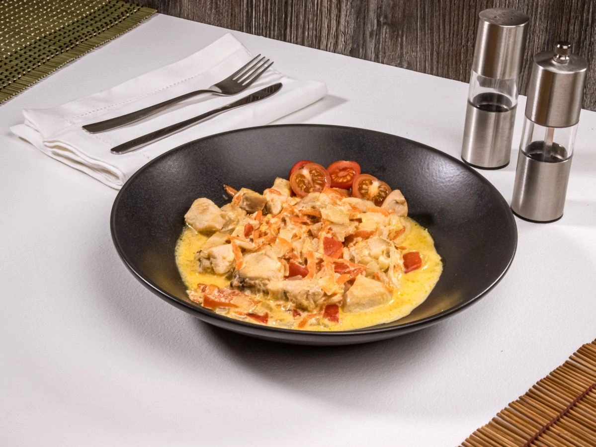 Шаг 10: Куриное филе с овощами в сливочном соусе