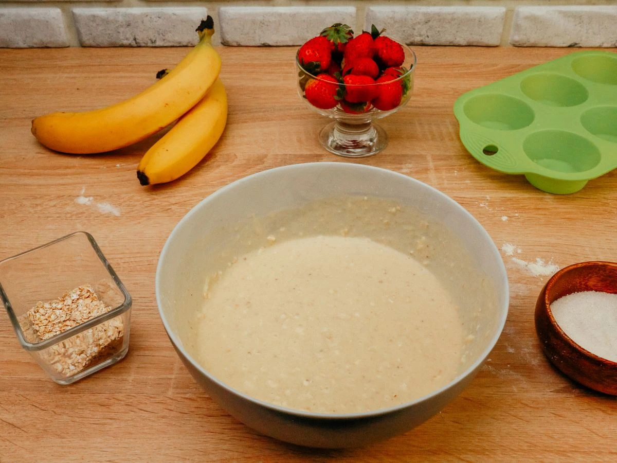 Шаг 10: Маффины с клубникой и бананами