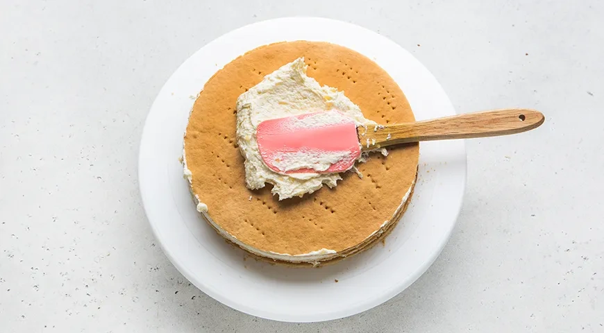 Медовик с бананом: шаг 10