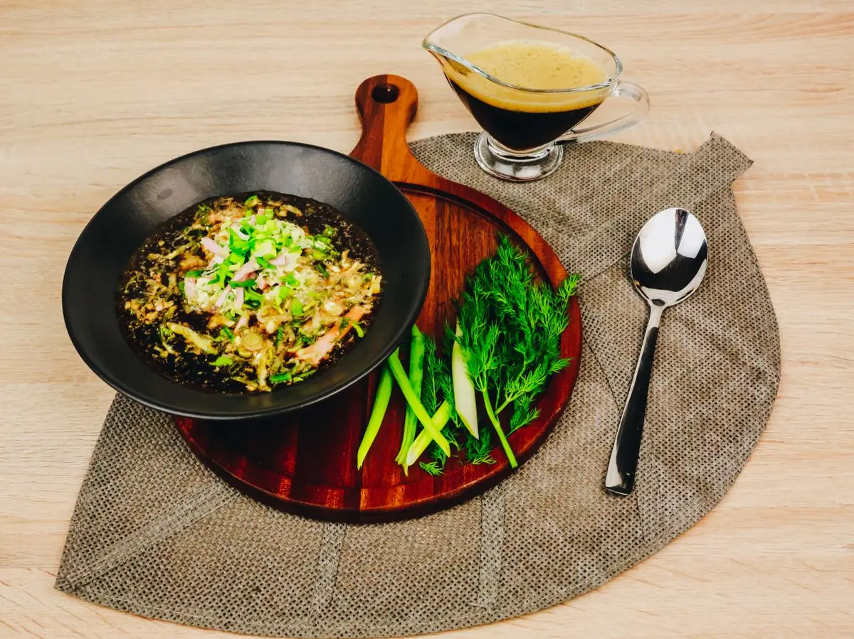 Шаг 10: Окрошка с колбасой и редисом