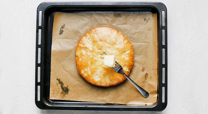 Осетинский пирог с курицей и сыром: шаг 10