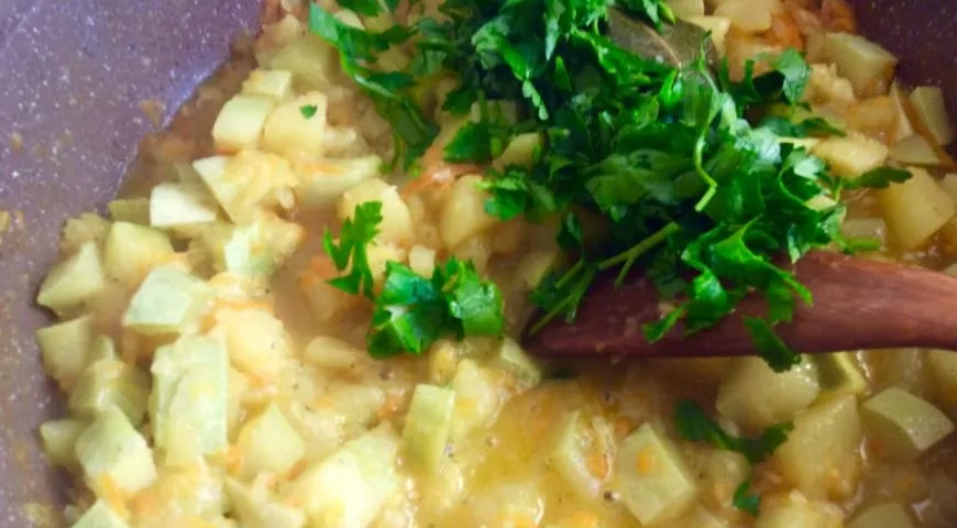 Овощное рагу с картошкой и кабачками: шаг 10