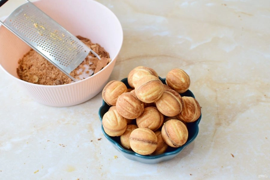 Шаг 10: Печенье орешки со сгущенкой