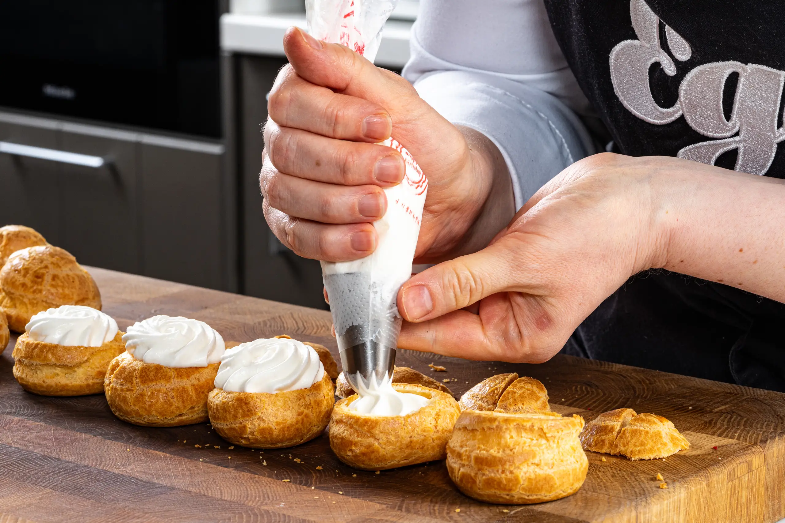 Шаг 10: Пирожные «Лебеди»