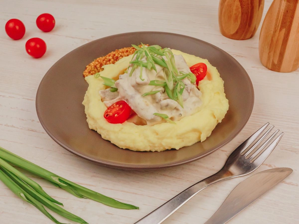 Шаг 10: Пюре с бефстроганов