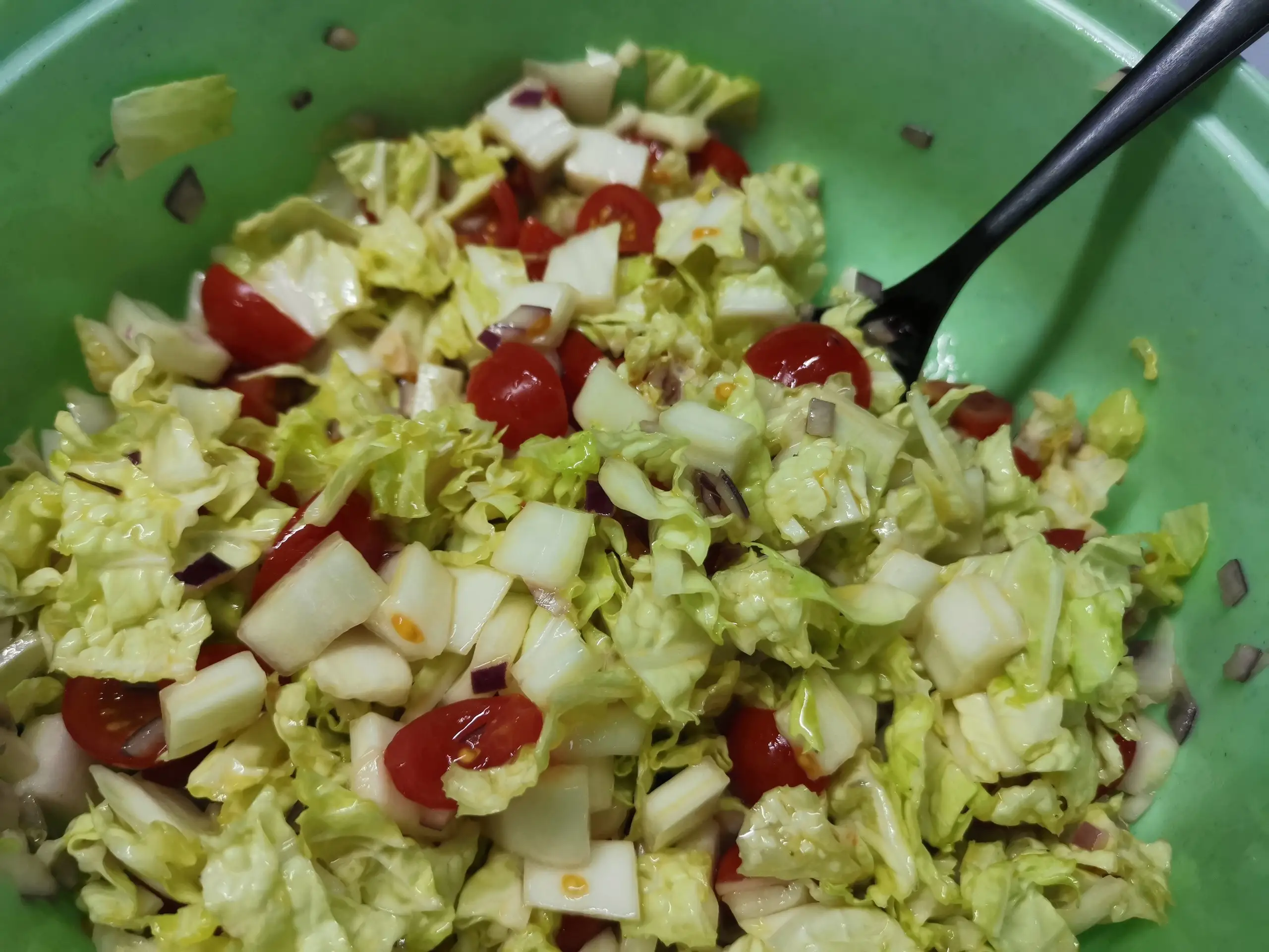 Шаг 10: Салат из пекинской капусты с помидорами