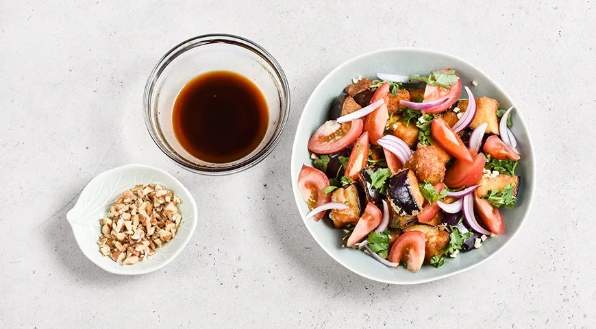 Салат «Лаззат» с хрустящими баклажанами: шаг 10