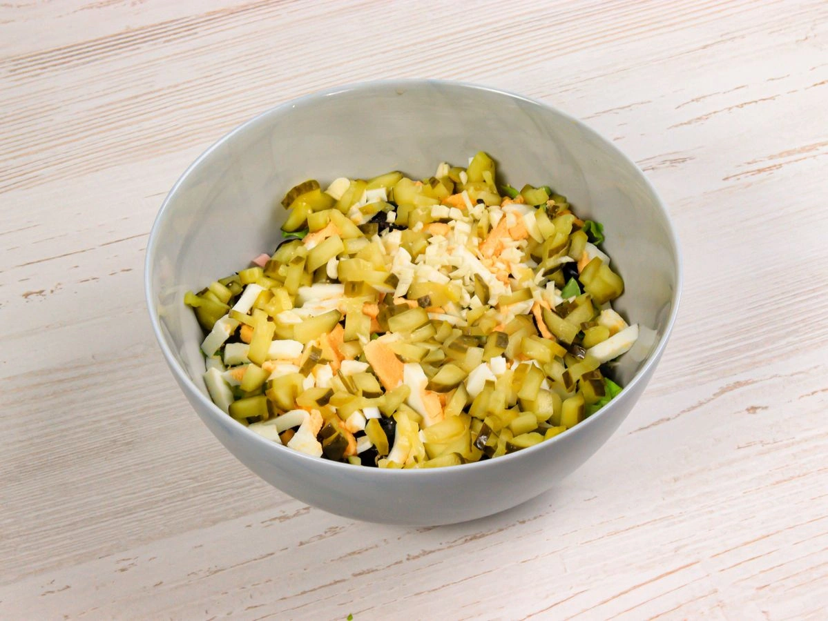 Шаг 10: Салат с ветчиной по-венгерски