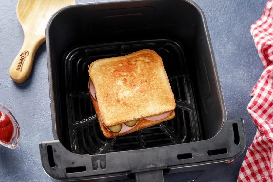 Шаг 10: Сэндвич в аэрогриле