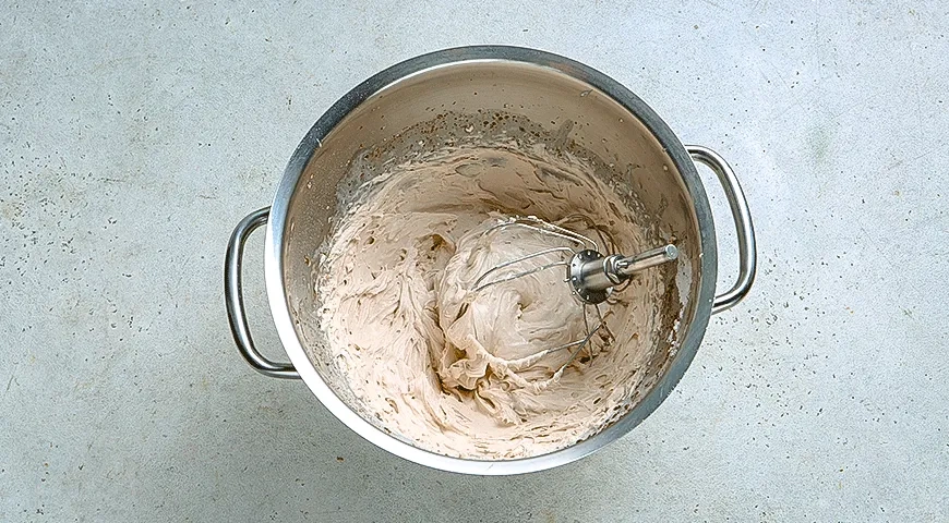 Шоколадное полено с фундуком: шаг 10