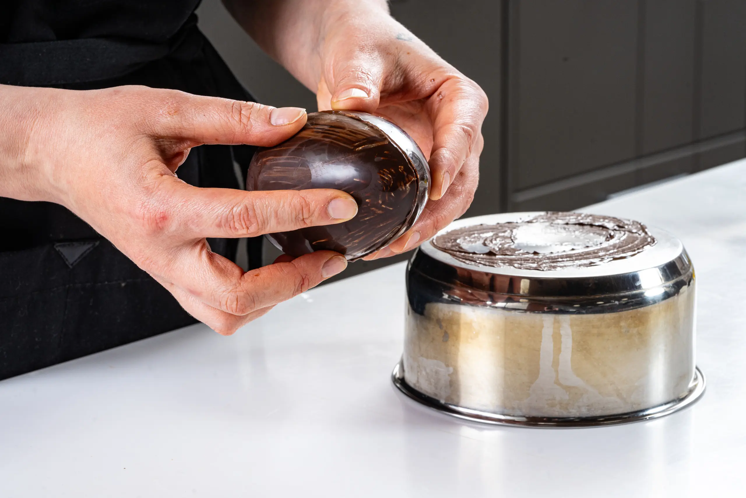 Шаг 10: Шоколадные пасхальные яйца