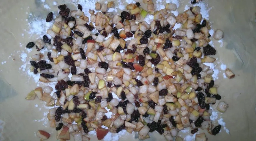 Штрудель с яблоками и грушами: шаг 10