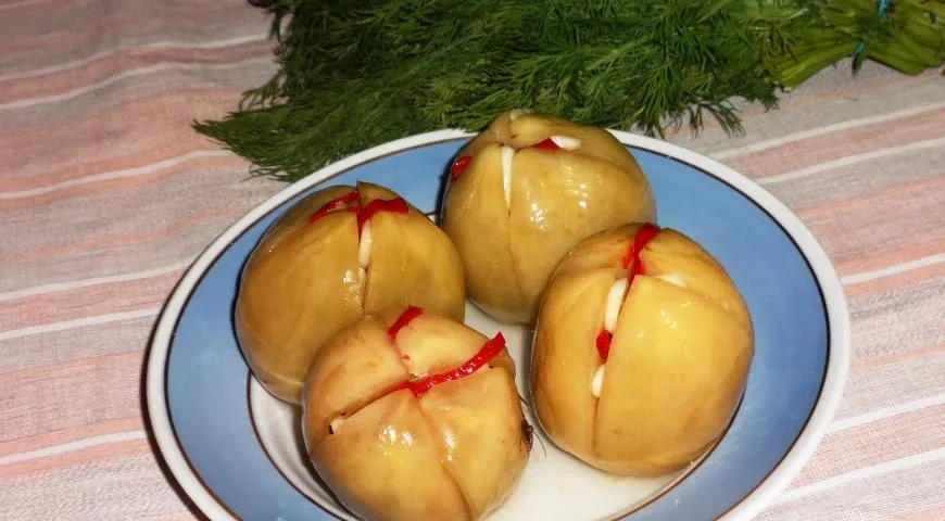 Солёные зелёные помидоры с острой начинкой: шаг 10