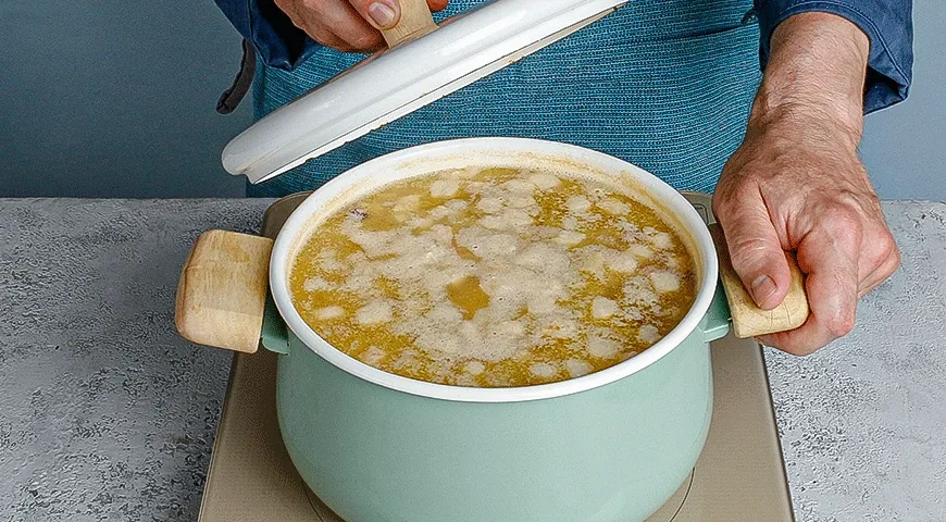 Суп гороховый с копченостями классический: шаг 10