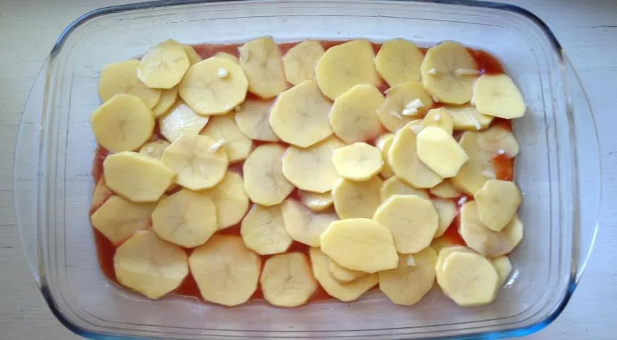 Тьелла - запеканка из картофеля, кабачков и помидоров: шаг 10