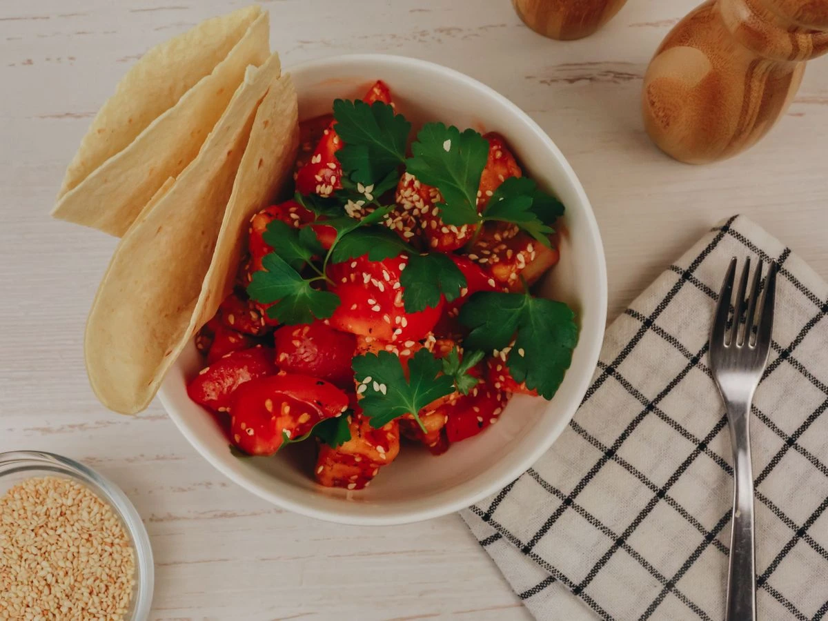 Шаг 10: Теплый салат с хрустящими баклажанами