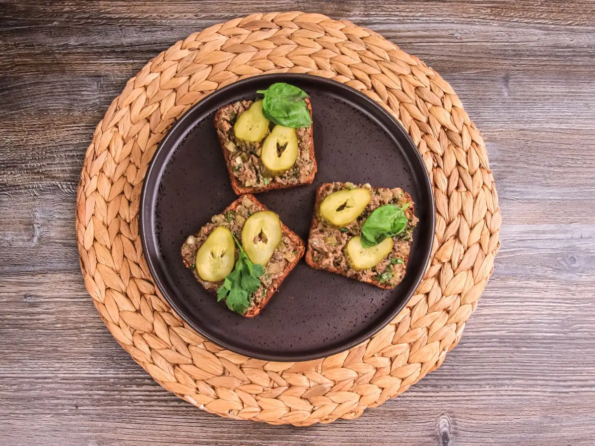 Шаг 10: Тосты с шампиньонами