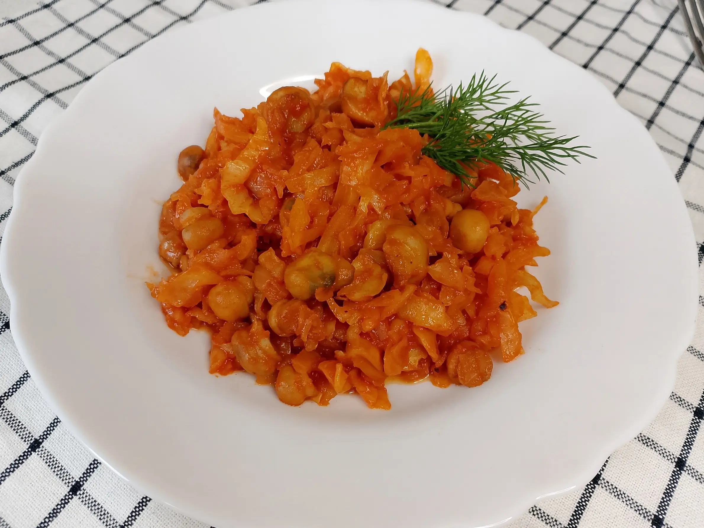 Шаг 10: Тушеная капуста с грибами