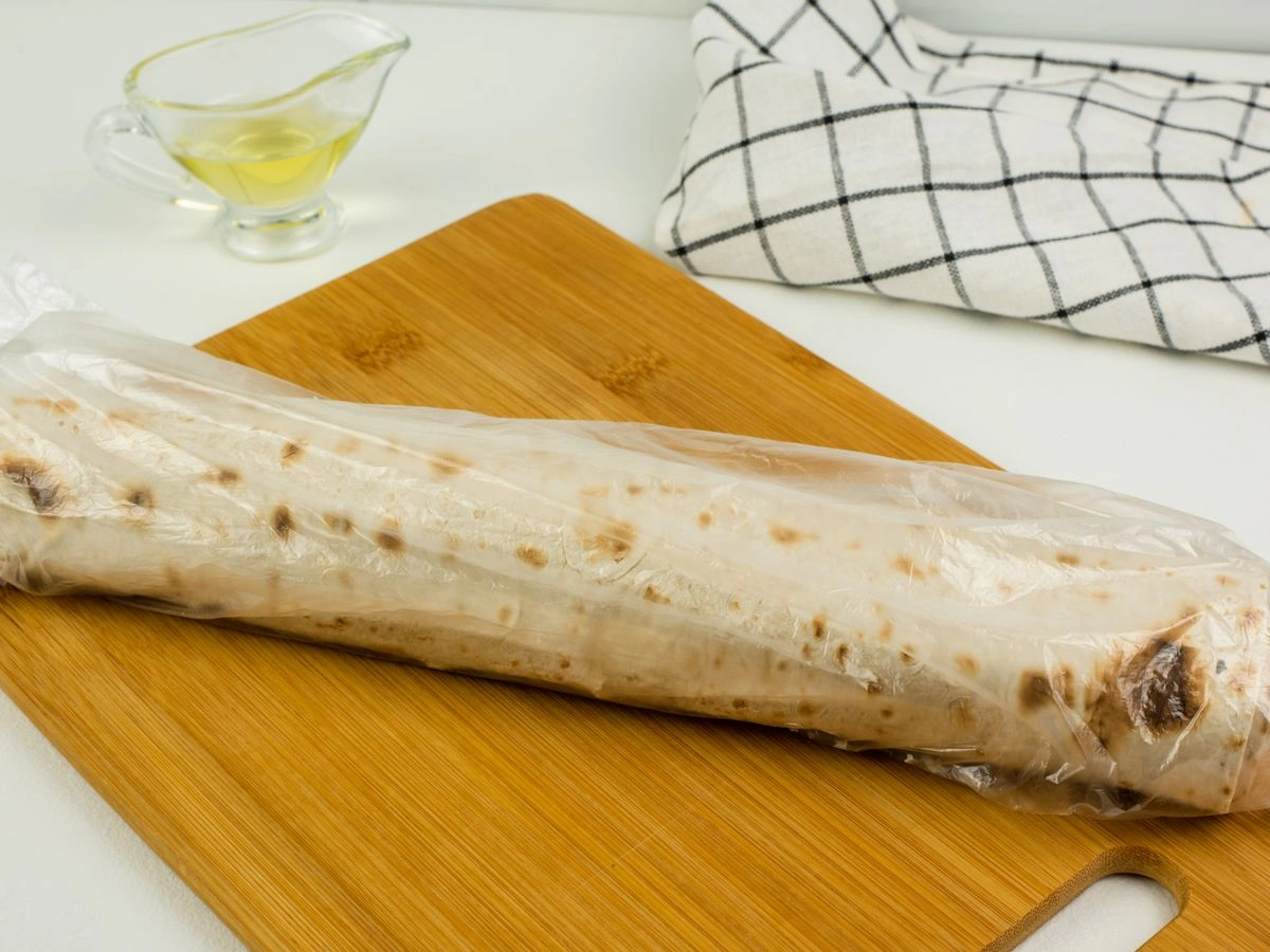 Шаг 10: Закуска из лаваша с курицей и плавленым сыром