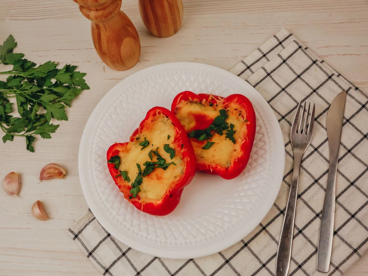 Шаг 10: Запеченный перец с творогом и зеленью