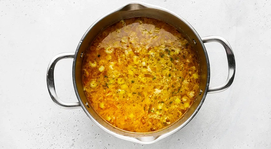 Домашний суп с чесночными галушками: шаг 11