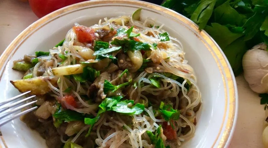 Фунчоза с запечёнными овощами: шаг 11