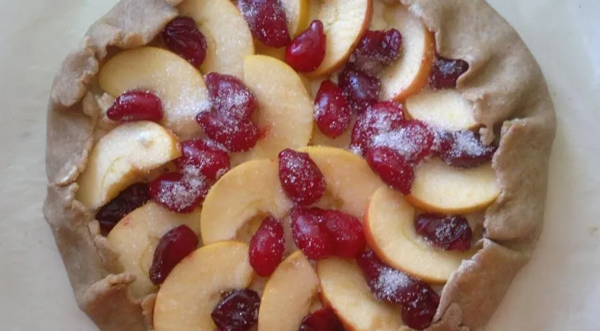 Галета с творогом, яблоками и кизилом: шаг 11