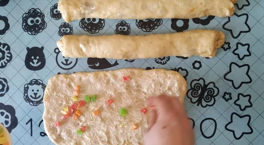 Кулич Краффин с изюмом: шаг 11