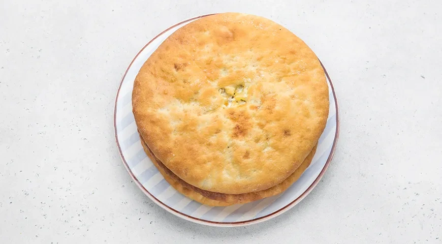 Осетинский пирог с курицей и сыром: шаг 11