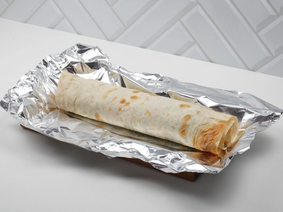 Шаг 11: Рулет с консервированной сайрой