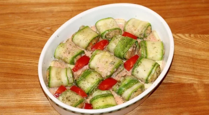 Рулетики из кабачков с курицей: шаг 11