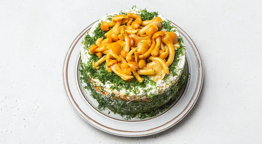 Салат «Грибное лукошко» с опятами: шаг 11