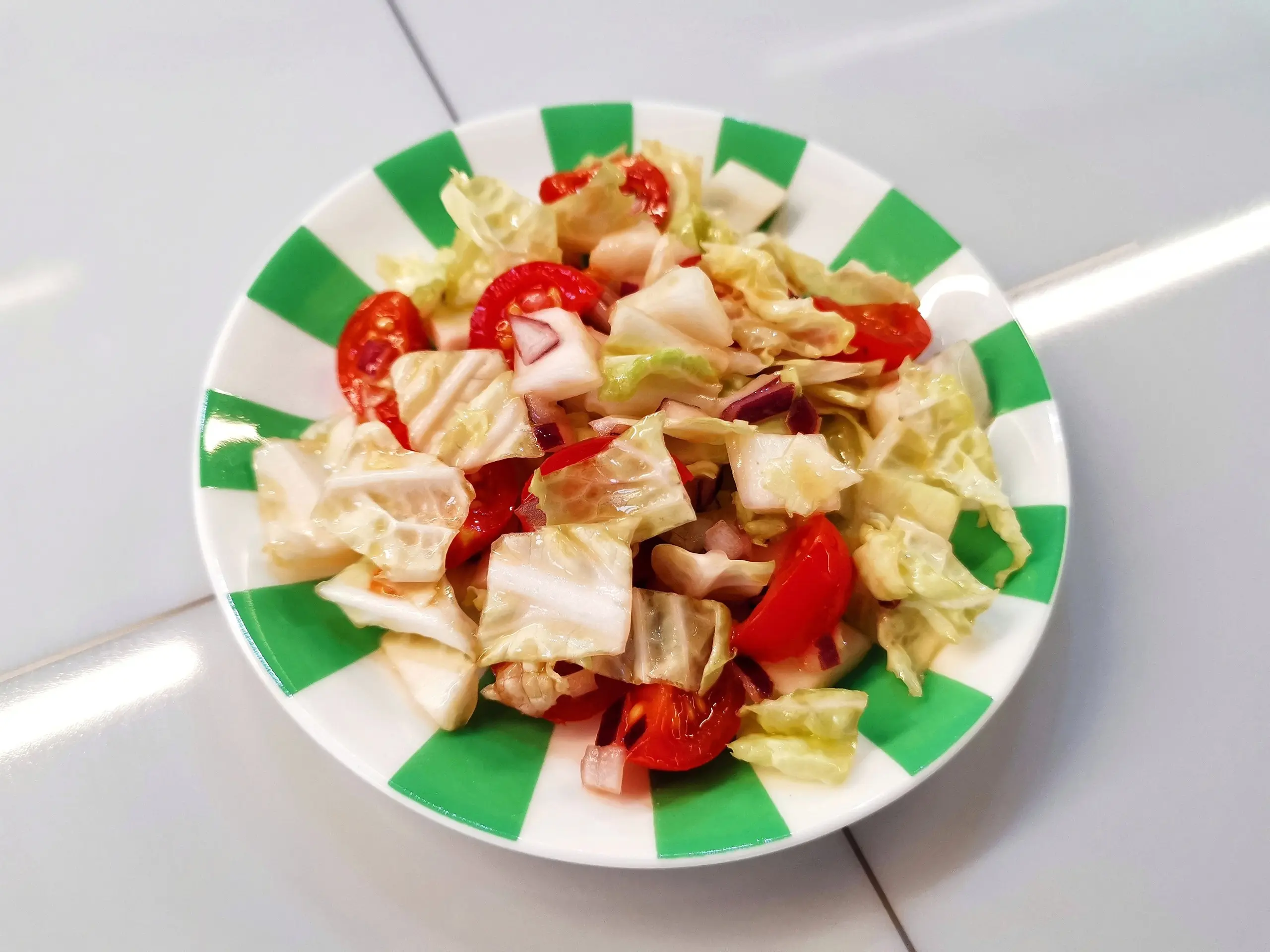 Шаг 11: Салат из пекинской капусты с помидорами