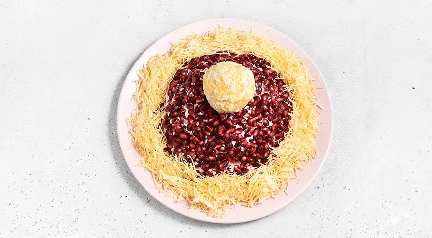 Салат «Красная шапочка» с говядиной и гранатом: шаг 11