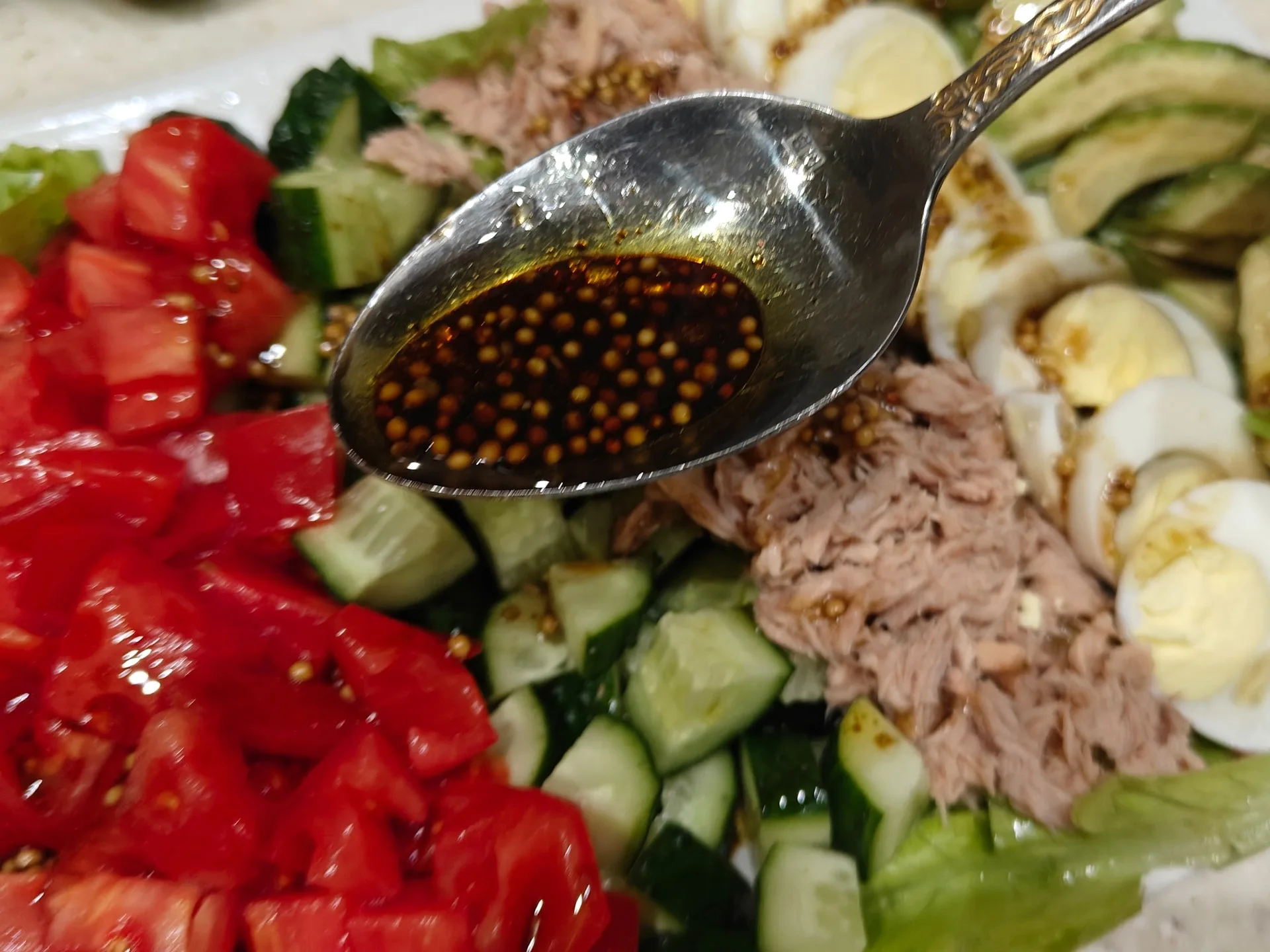 Шаг 11: Салат с тунцом и авокадо