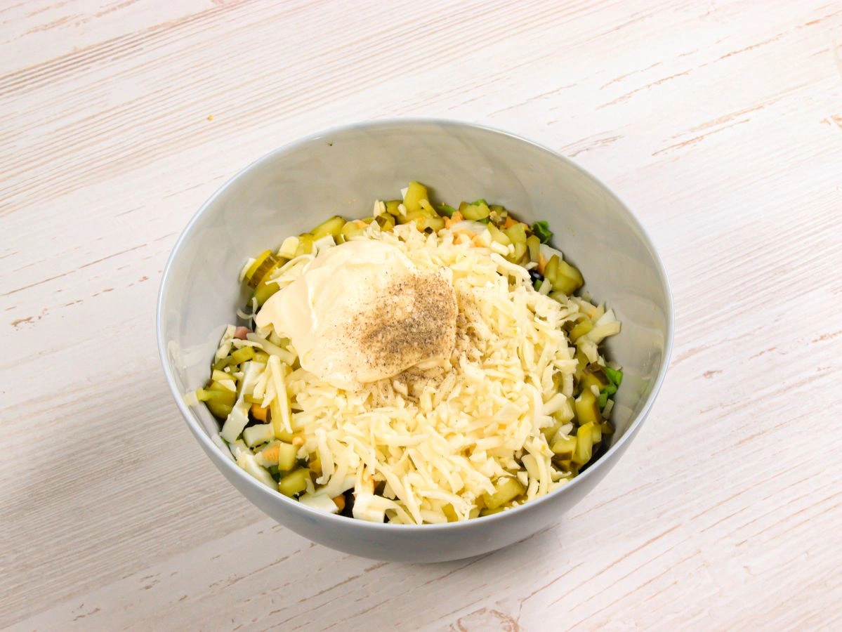 Шаг 11: Салат с ветчиной по-венгерски