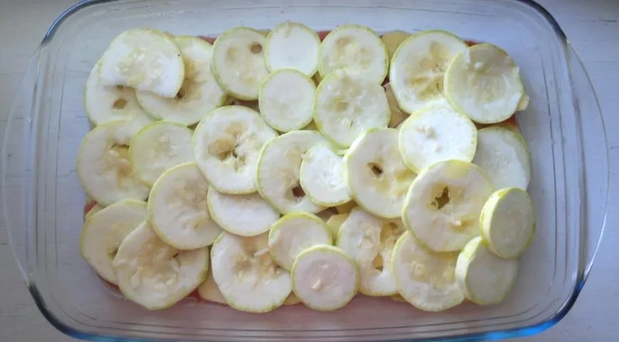 Тьелла - запеканка из картофеля, кабачков и помидоров: шаг 11