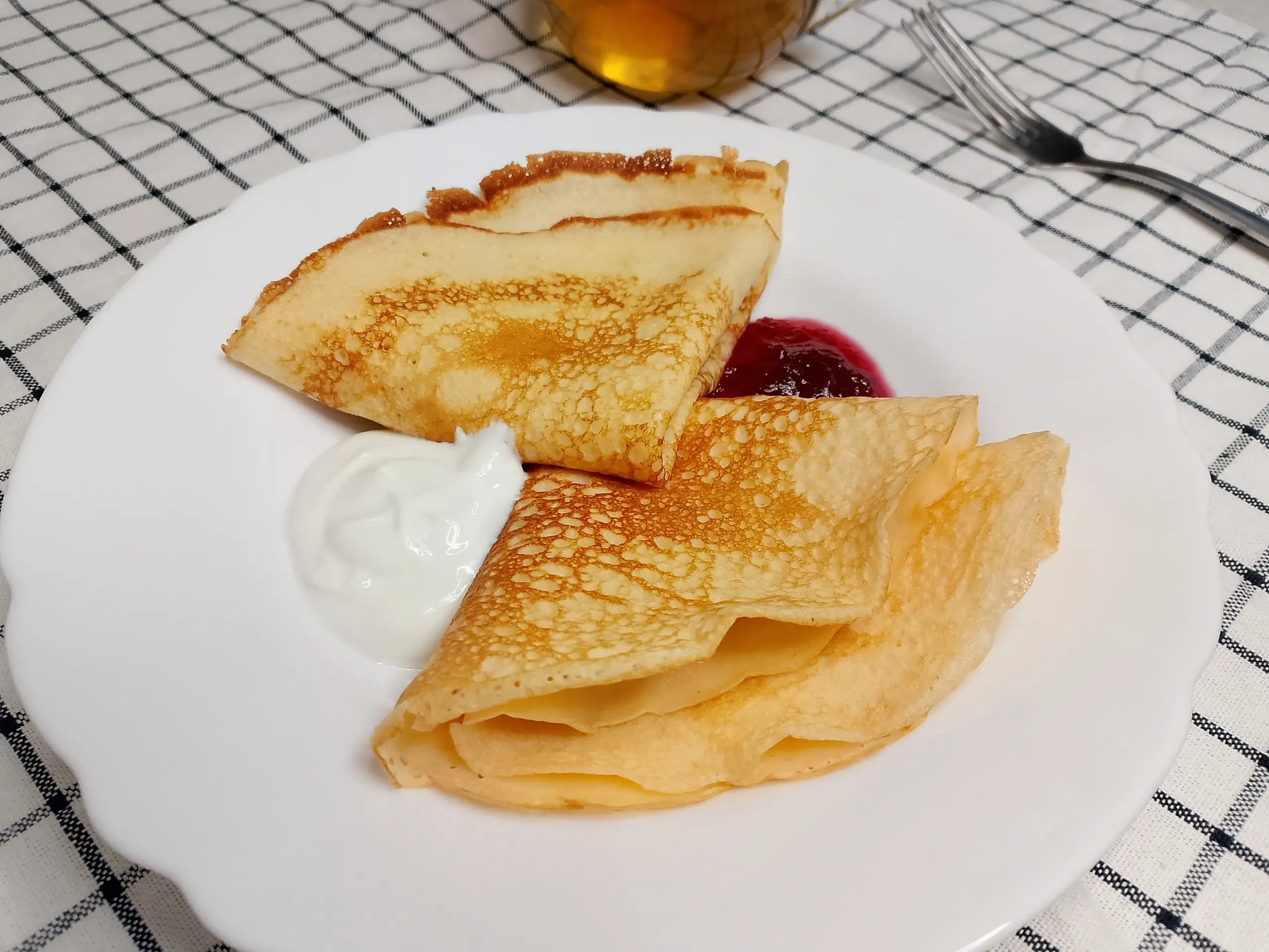 Шаг 11: Тонкие блинчики на йогурте