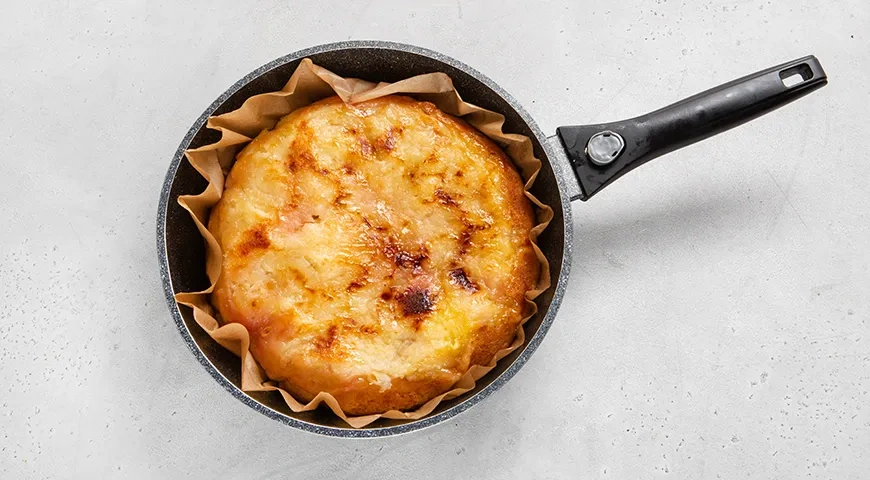 Яблочный пирог на сковороде: шаг 11