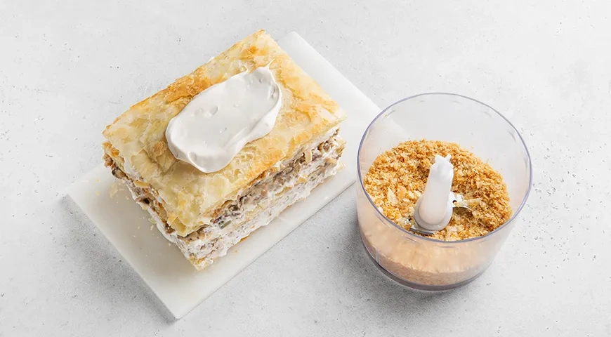 Закусочный торт Наполеон с курицей и грибами: шаг 11