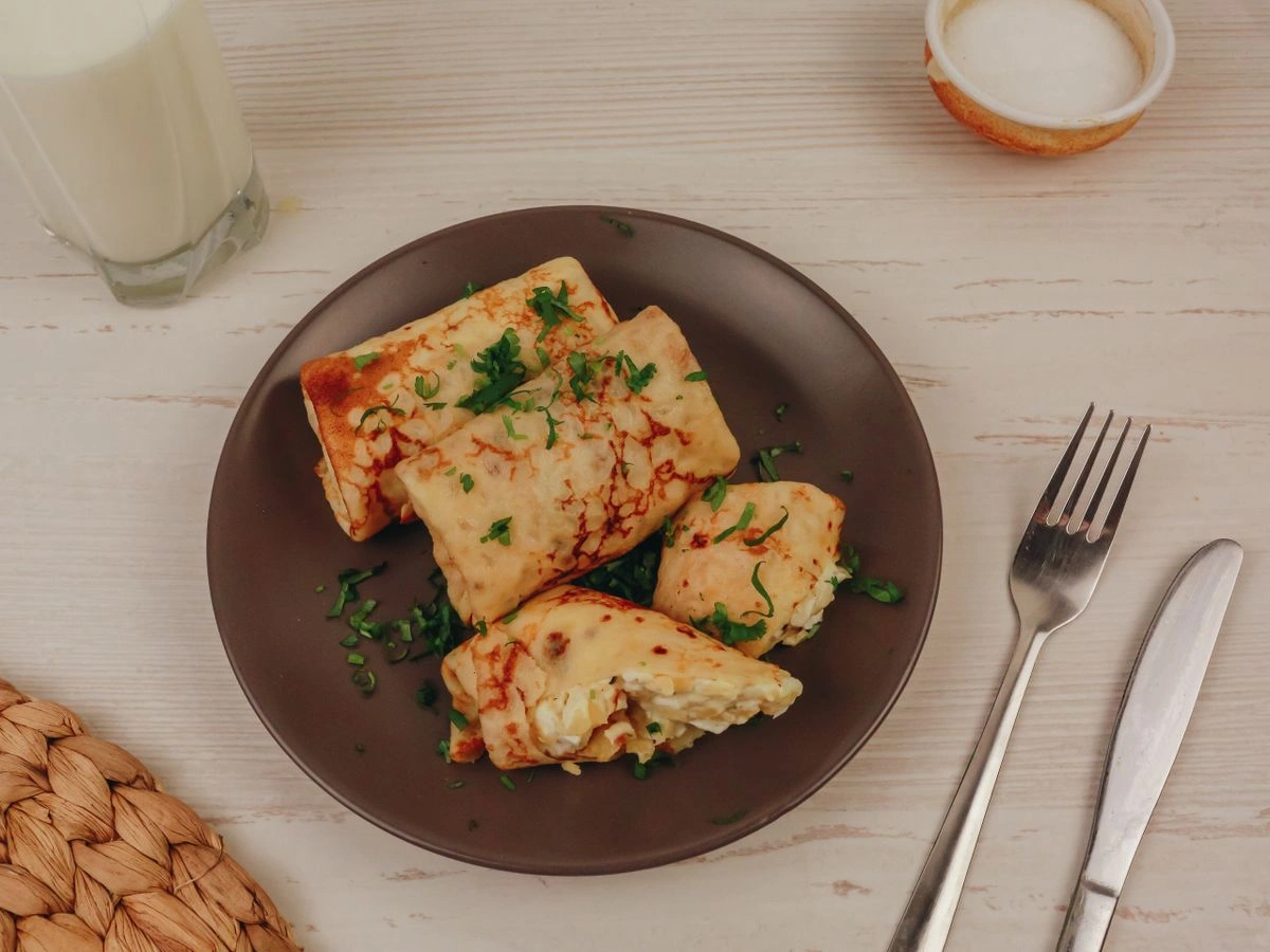 Шаг 12: Блинчики с сыром и яйцом