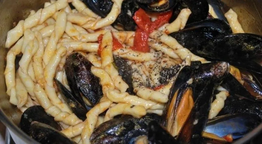 Фузилли с морепродуктами: шаг 12