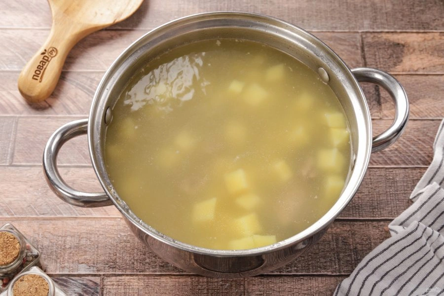 Шаг 12: Кислые щи из квашеной капусты