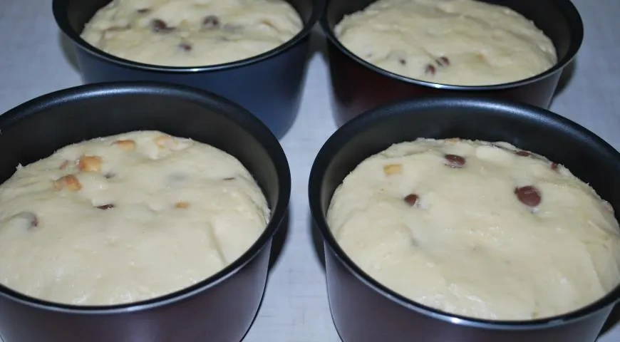 Кулич с шоколадом и миндалем: шаг 12