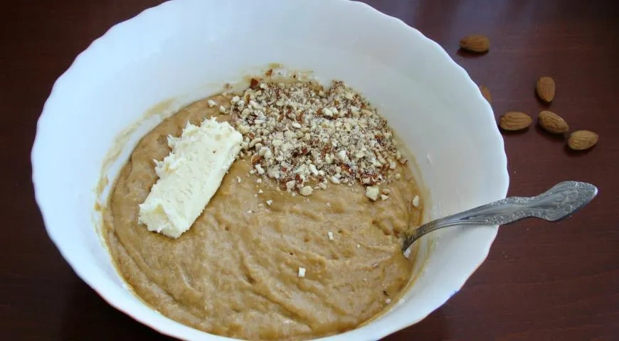 Кулич с вареной сгущенкой и миндалем: шаг 12