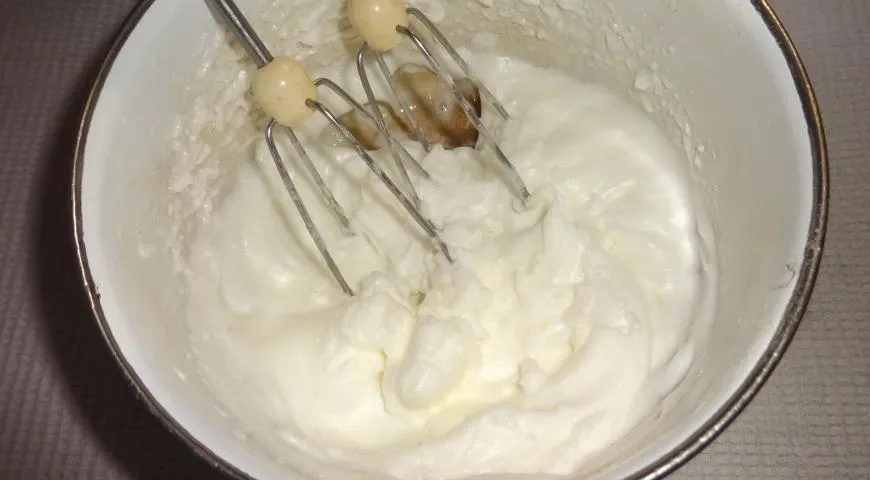 Куличи на кефире: шаг 12